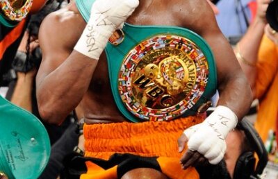 Bookmakerii au decis: Mayweather, mai bun ca Pacquiao