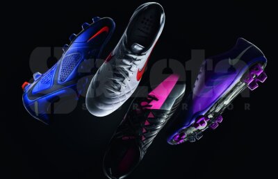 O nouă mare dilemă pentru fotbaliştii care se pricep la toate » Nike i-a pus în încurcătură!