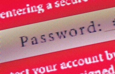 Hackerul “TinKode”, care a spart serverele NASA şi ale Pantagonului, ridicat de DIICOT