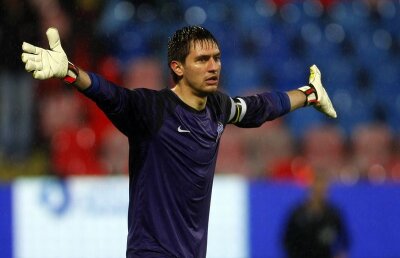 VIDEO Tătăruşanu, afară din poartă! » Prestaţia dezastruoasă a portarului a produs un cutremur la Steaua