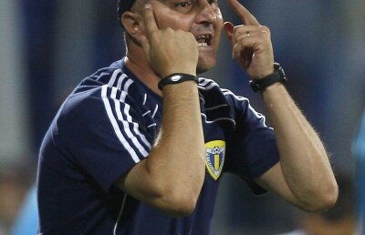 Stoicikov l-a bătut pe Răchită