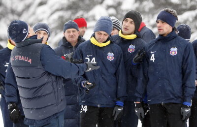 Jucătorii au învins în conflictul cu Ilie Stan » Antrenorul i-a lăsat acasă: "Era prea frig în camere"