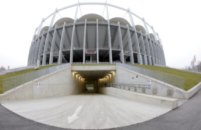 Olandezii au fost şocaţi de Naţional Arena: ”Voi cînd terminaţi stadionul?”