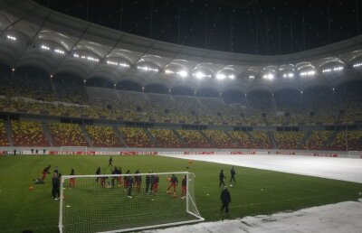 Hizo critică organizarea steliştilor: "Jucătorii mai aveau puţin şi dădeau zăpada cu lopeţile"  :)