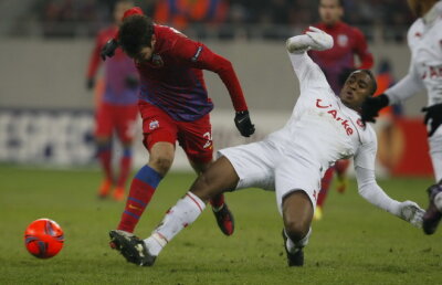 Steliştii nu-l pot imita pe Ola John » "Din aceeaşi poziţie, ei loveau mingea în cap" :D