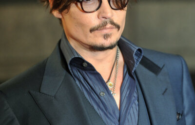 Adio, Vanessa! Johnny Depp isi traieste din plin burlacia
