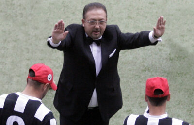 Walter joacă la dublu » Finanţatorul "şepcilor roşii" e gata să lase U Cluj şi să se alăture Petrolului