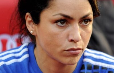 FOTO Jucătorii lui Chelsea chiar sînt pe mîini bune. Iată ce doctoriţă sexy au!