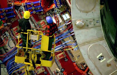 Noile ştiri de la CERN şi romȃnul care l-a contrazis pe Einstein