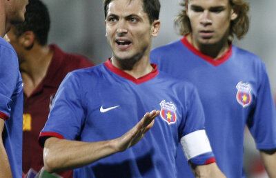 Florine, banderola e grea! ;) Costea cel mare, pe urmele unor jucători legendari