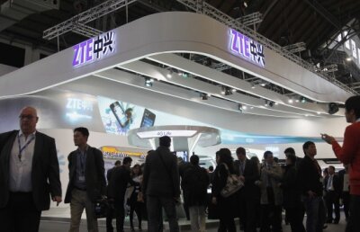 Mobile World Congress şi-a deschis ieri porţile la Barcelona. Noile supertelefoane sunt quad-core, dar nu  şi 4G