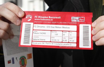 FOTO În ciuda protestelor Rapidului, Dinamo o ţine una şi bună: vinde bilete pentru National Arena