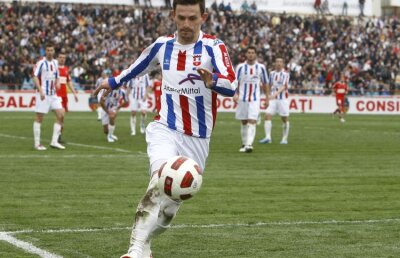 Nu a fost lăsat să meargă la Dinamo, iar acum se antrenează cu juniorii clubului