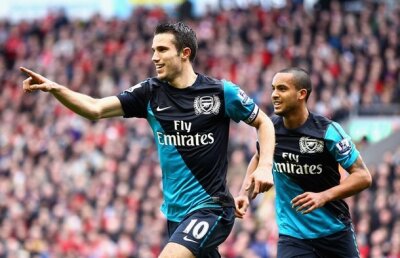 VIDEO » Liverpool pierde cu Arsenal, 1-2, "dublă" de senzaţie a lui Van Persie