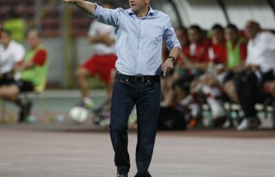 Dorinel dă copy-paste după Dragomir: "Nu-mi voi da niciodată demisia!"