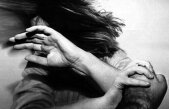 Opriţi violenţa! O femeie a fost bătută până la moarte de soţul ei, chiar de 8 martie