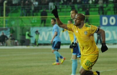 FOTO Vaslui cîştigă fără emoţii cu 4-0 în faţa Chiajnei, profitînd de gafele uluitoare ale portarului Baruch