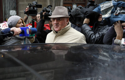 Presa, a patra putere! » L-am legitimat pe Sepsi, doar pe Dragomir nu-l putem da jos