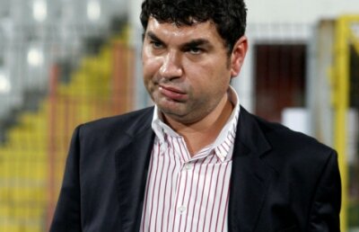 Cristi Borcea: "Moţi dacă nu avea apărătoare pleca cu piciorul rupt acasă!" :X