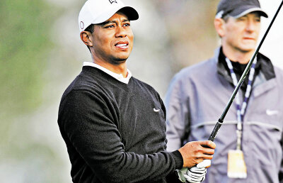 Soldat Tiger, la umăr arm'! » Cel mai popular jucător de golf este fascinat de armată