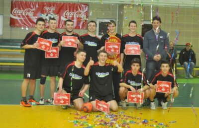 Dorohoiul a dat întîia cîştigătoare în Cupa Liceelor Coca-Cola, dar decisiva e la Botoşani » Regina Maria, prima încoronată