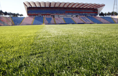 Cel mai bun gazon din Liga 1 » Steliştii au rămas mască ieri cînd au inspectat stadionul Ghencea