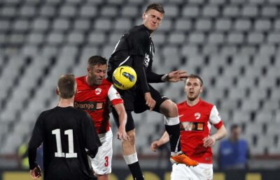 Apărare-svaiţer » De ce se sufocă Dinamo şi care sînt schimbările pregătite de Ciobotariu