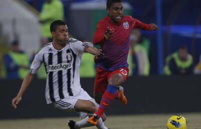 Fanii nu-l mai suportă » Tatu a fost iar cel mai slab şi a fost huiduit