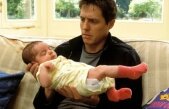Hugh Grant: Sunt încântat şi copleşit că sunt tată. Am devenit mai bun