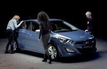 Hyundai i30 te hipnotizează