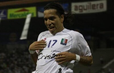 VIDEO Dayro Moreno face ravagii în Columbia! Un fan s-a luptat cu stewarzii ca să-l ia în braţe