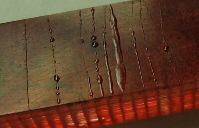 Descoperire incredibilă: Plasticul care imită pielea, "sângerează" şi se vindecă singur