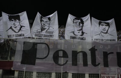 Tribut pentru idolii din trecut, dispreţ pentru jucătorii din prezent » Supercoregrafie a galeriei rapidiste