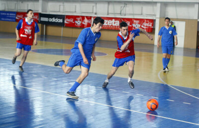 Primele două grupe finale pe Bucureşti! » Cupa Coca-Cola continuă, din 10 aprilie, la Sala Polivalentă!