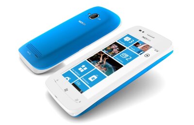 Lumia 800 si Lumia 710 la Cosmote
