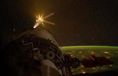 "Mărfarul spaţial" se pregăteşte de andocare. NASA face publică o frumoasă fotografie realizată în spaţiu