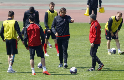 Săvulescu şi Badea au pus piciorul în prag » Bonetti e cuiul din pantoful lui Borcea!