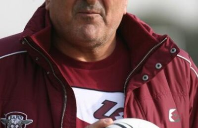 Doamnelor şi domnişoarelor, fiţi bărbate! :D Rică Răducanu: "Atmosfera o să fie nasoală, ele vor chiui tot meciul"