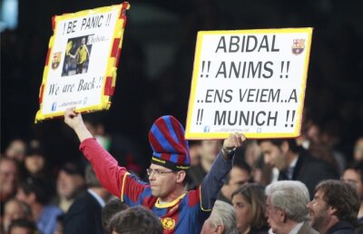 Soţia lui Eric Abidal, "delegată" de fotbalist să le mulţumească fanilor, după operaţie: "Pentru moment, totul e bine"