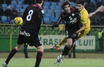 Meci cu dublă miză » O victorie cu Sibiu ar urca Rapid pe locul 3 în Liga 1