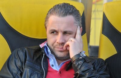 Badea i-a luat postul lui Şumi! » Braşovul a schimbat antrenorul după 3 înfrîngeri la rînd