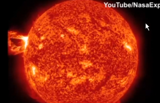 Spectacol solar: un satelit NASA a surprins o erupţie de plasmă de intensitate medie (VIDEO)