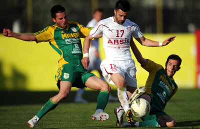 Oficialii Rapidului despre Becali: "Războinicul luminii luptă cu valize"