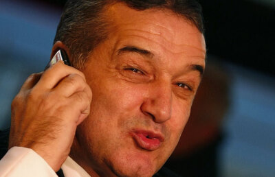 Dialog Becali-Mihalcea: "Vreau să joci cu toată ambiţia ta să baţi Steaua" / "N-am nici o ambiţie, sînt dinamovist, nu antistelist"