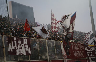 I-au făcut primirea » Nikolici a fost chemat de galeria Rapidului să scandeze anti-Steaua ;)