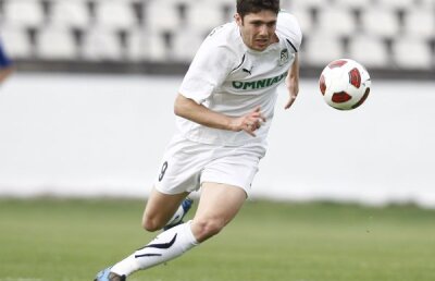 VIDEO Cu gîndul la grătar » Curelea a adus un punct Sportului, profitînd de ratările gorjenilor