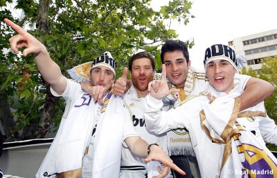 FOTO şi VIDEO » Real Madrid, regina Spaniei! Cum au sărbătorit alături de fani în Piaţa Cibeles