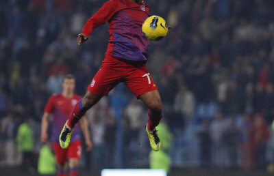 VIDEO Reghecampf vrea să-i seducă pe MM şi pe Gigi Becali: "Tatu e jucător de mare valoare!" :)