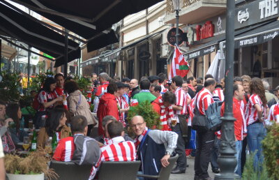 VIDEO / Suporterii echipelor Athletic Bilbao şi Atletico Madrid păziţi mai ceva ca preşedintele