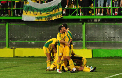 90 de minute fac un milion de euro! » În Argeş se joacă un meci de fotbal ca un superconcurs de poker